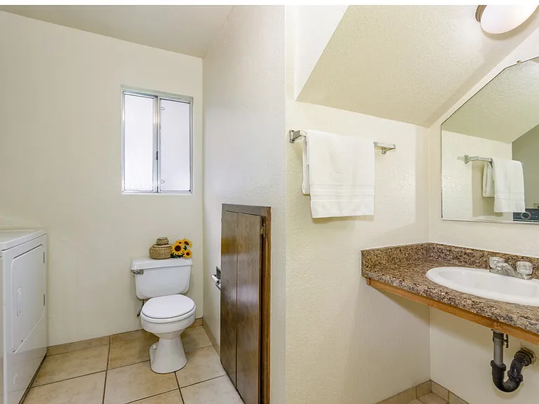 Regency Townhomes — Photo 8