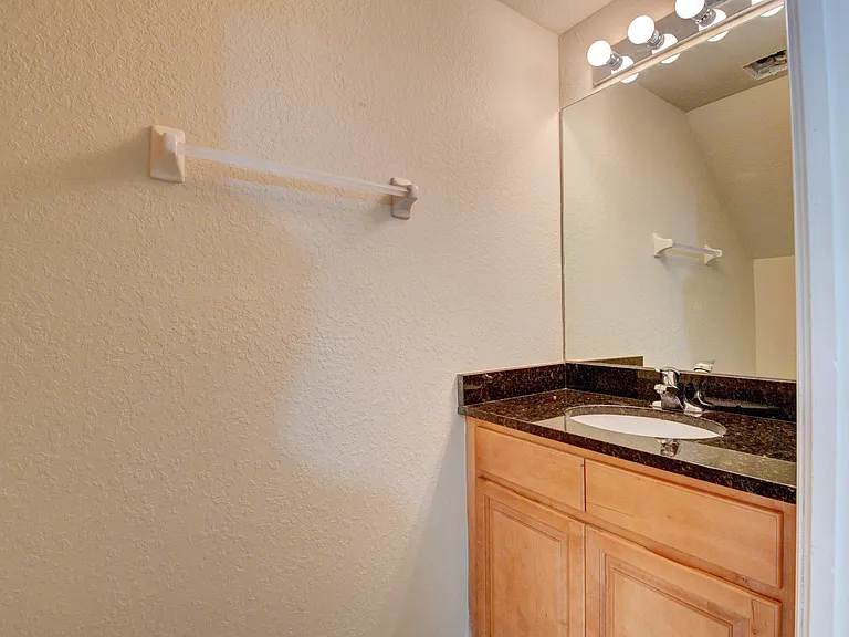 113 Hemingway Ct — Photo 10