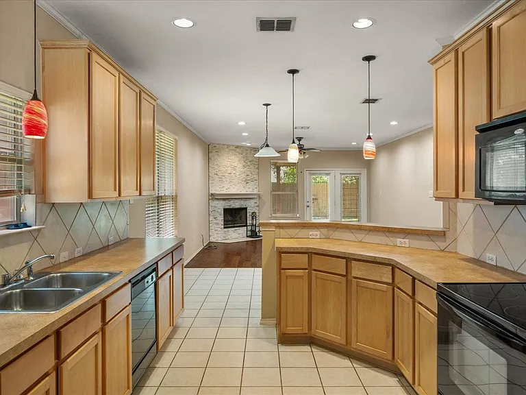 5817 Quicksilver Dr — Photo 8