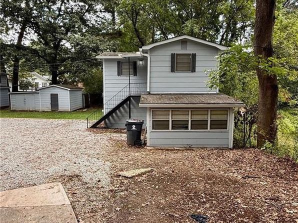 108 Lambert Dr APT 4
