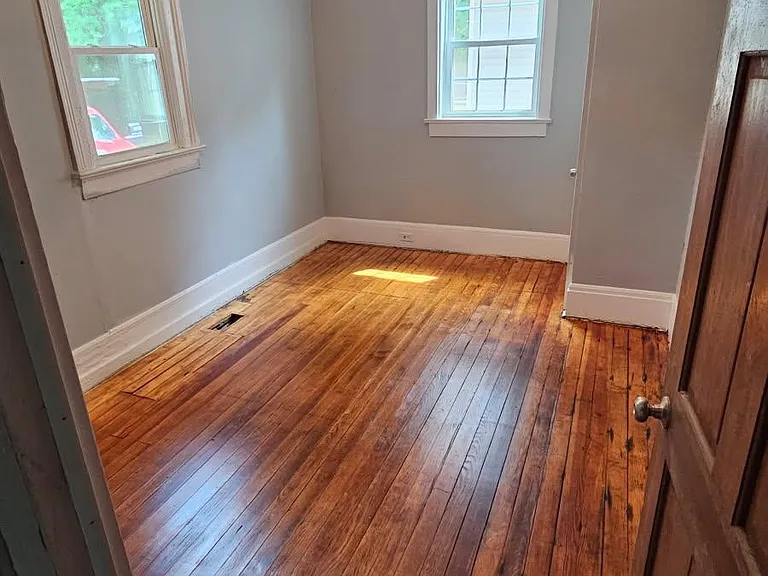 503 E Walnut St #B — Photo 8