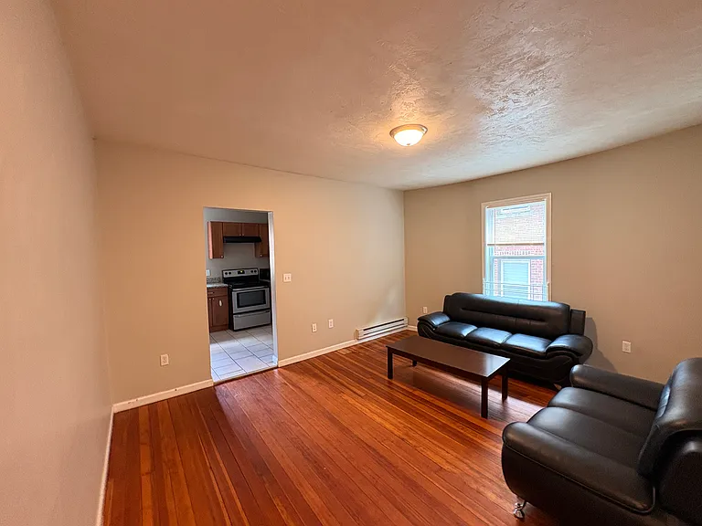 190 Washington St #3R — Photo 4