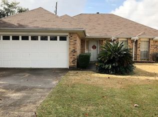 1037 Meadowvale Dr, Beaumont, TX 77706