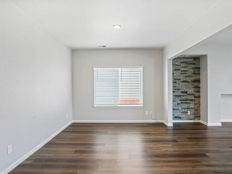 2141 Kerry St — Photo 11