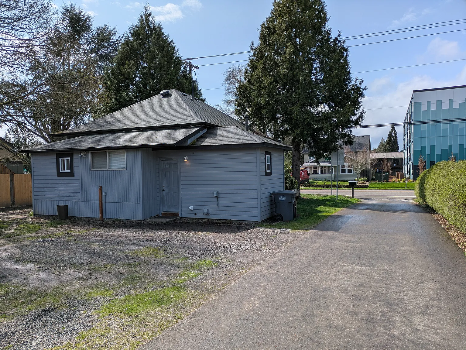 326 N 1st Ave photo 1