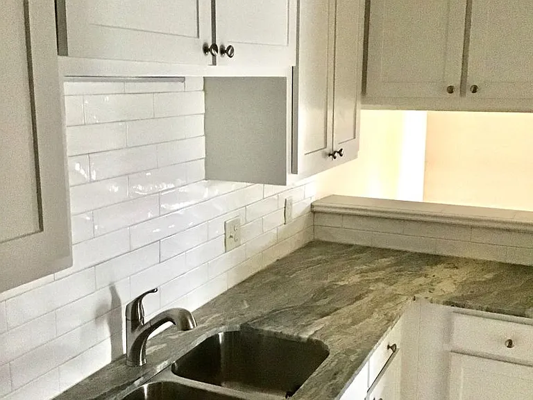 2132 Gardere Ln — Photo 3