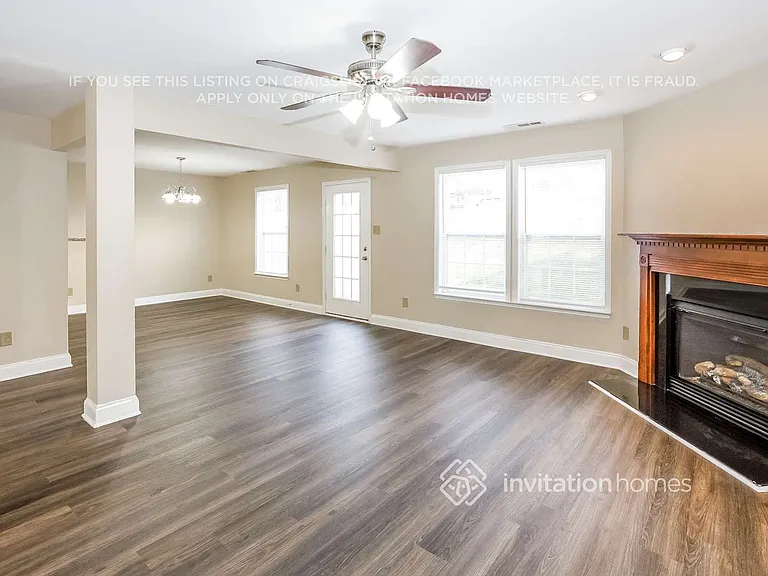 956 Littleton Dr — Photo 6