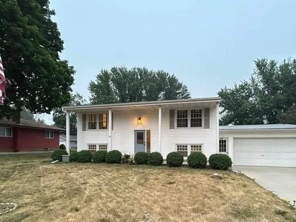 404 8th Ave NW, Kasson, MN 55944