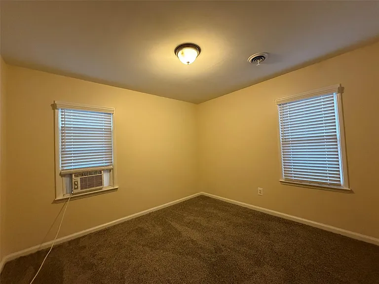 524 Manatee Ave — Photo 5