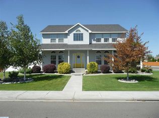 1501 S 44th Ave, West Richland, WA 99353