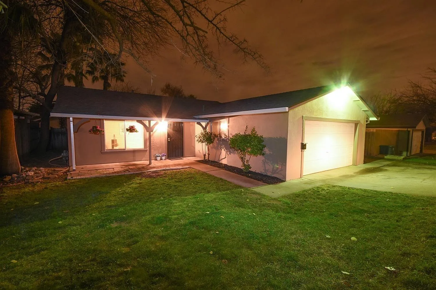 7338 Woodruff Way photo 1