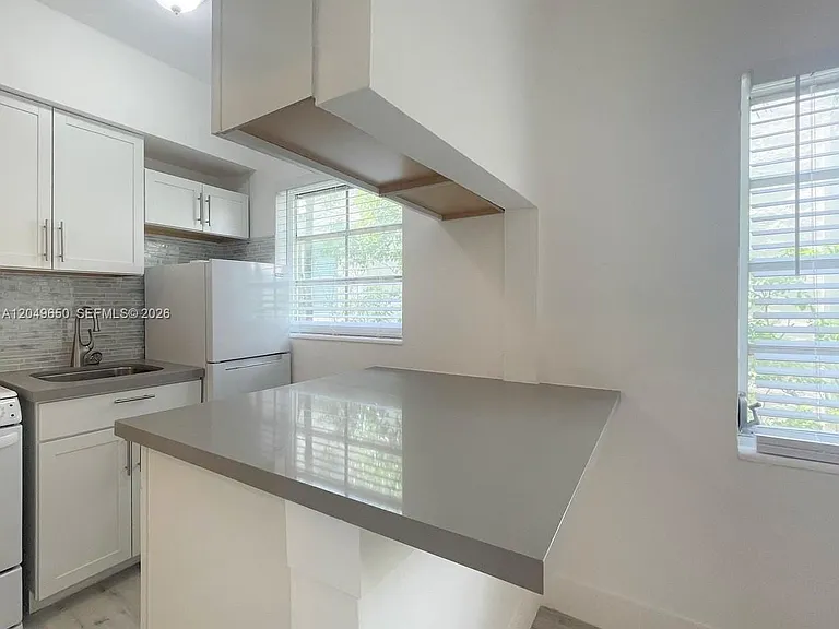1021 Euclid Ave #9 — Photo 7