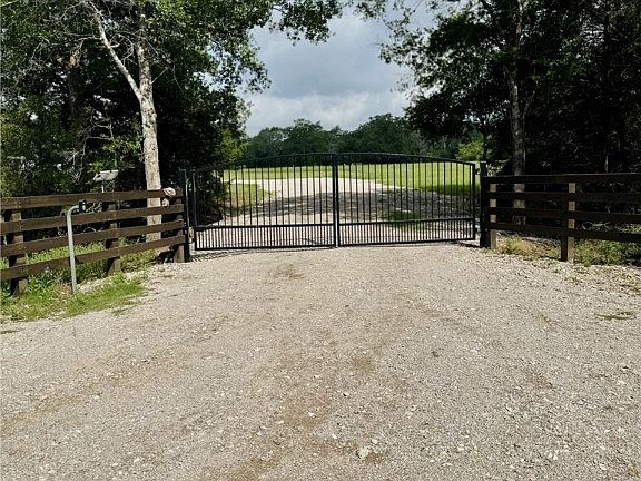 3rd image of 104 County Road 149