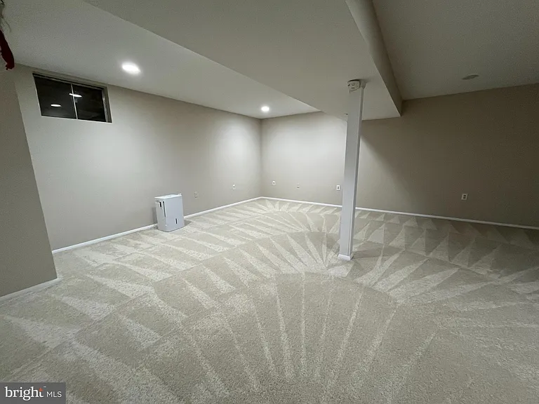 15705 Anamosa Dr — Photo 23