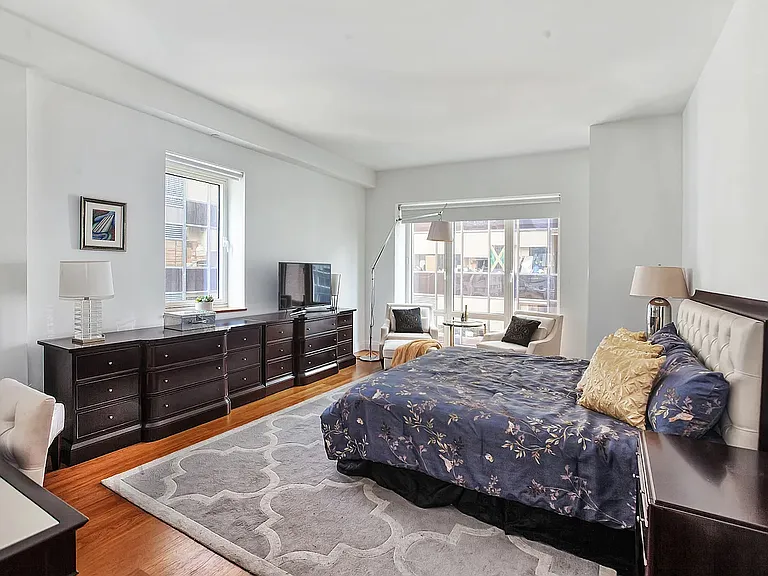 33 W 56th St #14B — Photo 6