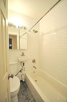 4th image of 40 W 95th St APT 2e