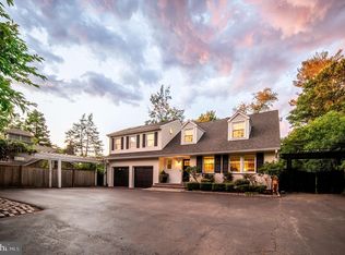 9119 Crefeld St, Philadelphia, PA 19118