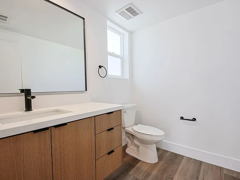 Luxury 3 & 4 Bed Townhomes a Short Walk to Topanga Village! — Photo 38