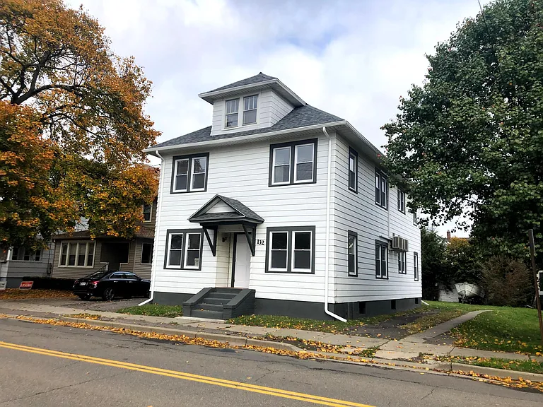 132 N Broad St — Photo 16