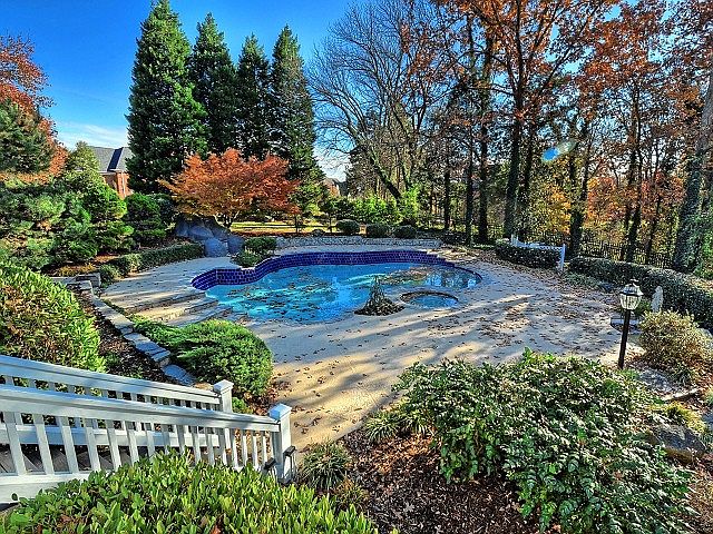 2nd image of 3724 Oldridge Ct