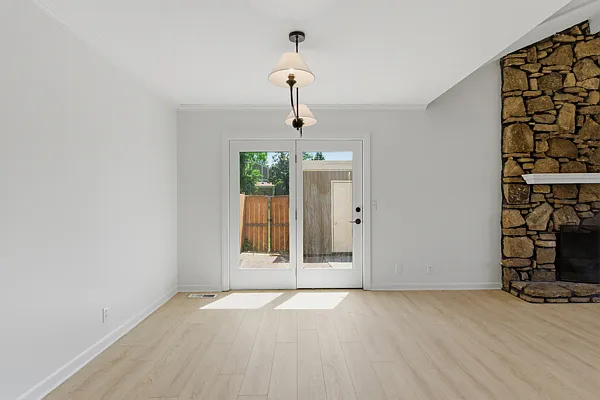 800 Williamsburg West Dr — Photo 10
