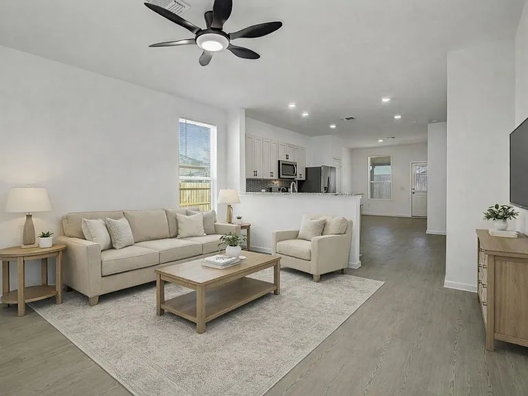 519 Louis Ln — Photo 5