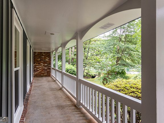 5th image of 1025 Vistavia Cir