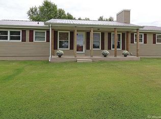 6421 Hahn Rd, Farmington, MO 63640