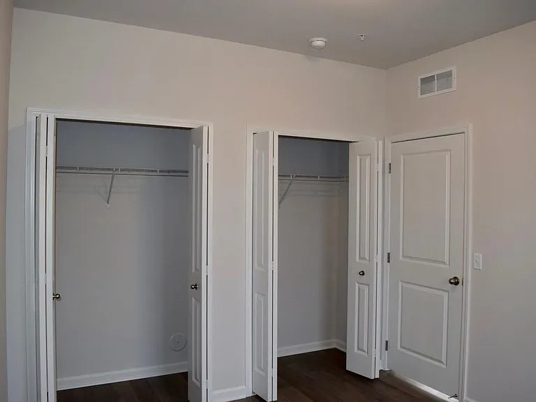 Towne Center Apartments — Photo 19