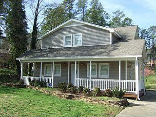 Adorable bungalow in Pineville NC!