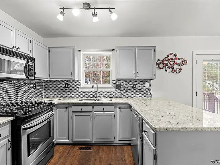 4112 Twisted Oak Dr — Photo 12