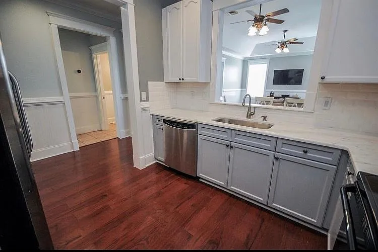 3030 Cummings Ave — Photo 4