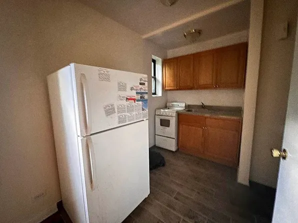 2674 Valentine Avenue image 2 of 5