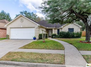 105 Sunset Dr, Victoria, TX 77901