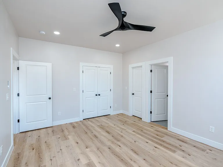 2231 Denison St — Photo 13