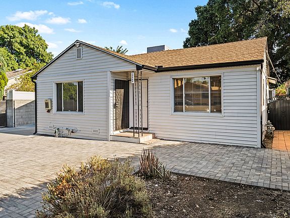 3rd image of 15944 Valerio St