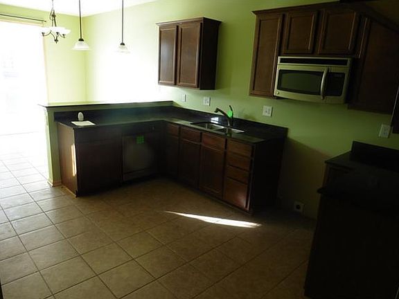 3rd image of 8465 Boulder Dr