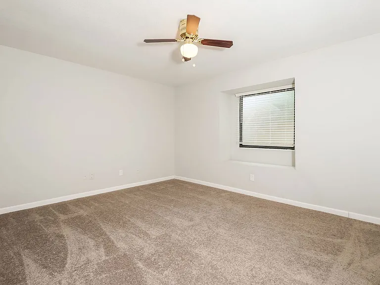 2730 Bear Springs Dr — Photo 17