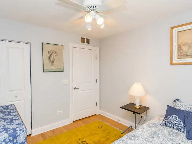 4113 N Southport Ave — Photo 28