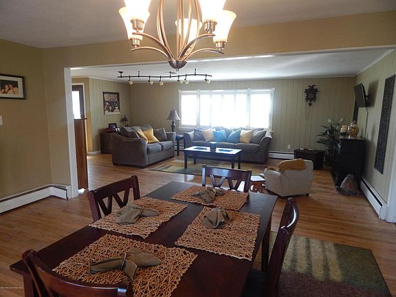 5th image of 64 Shady Nook Dr