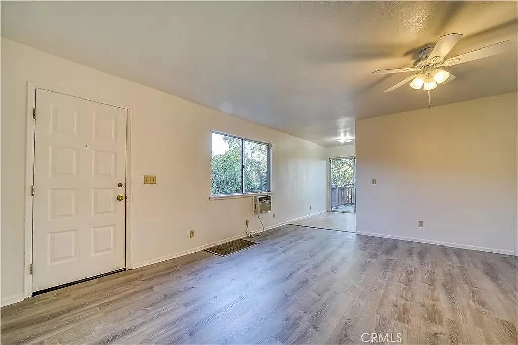 3 bed, 1009 sqft, $2,800 — Photo 1