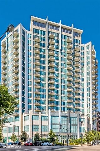 1st image of 1600 S Indiana Ave #606