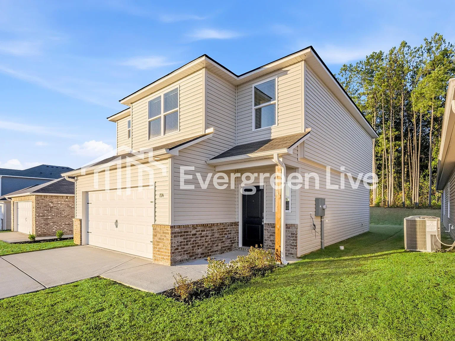 3 bed, 2.5 bath, 1689 sqft, $1,555 — Photo 2