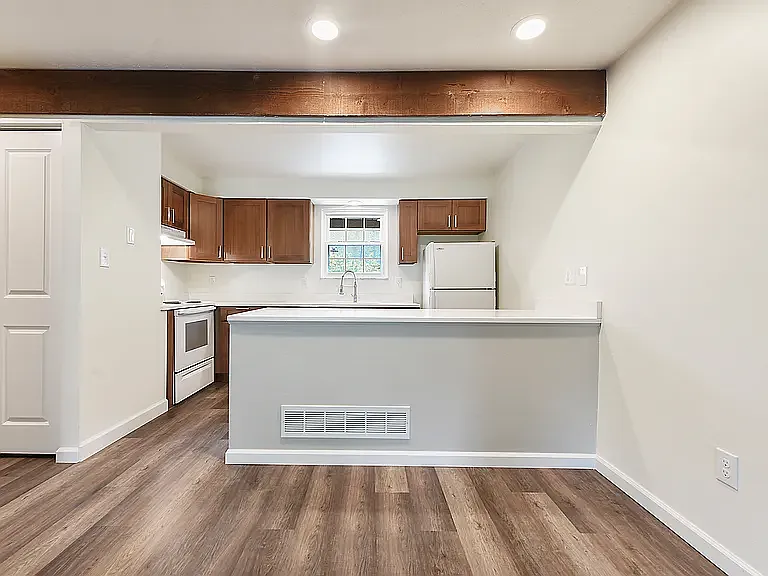 501 Maryland Ave #D — Photo 10