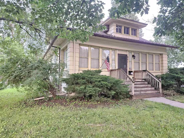 921 S 4th St, Norfolk, NE 68701