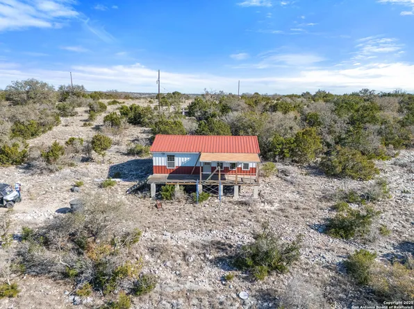 1044 SD 52110, Rocksprings, TX 78880