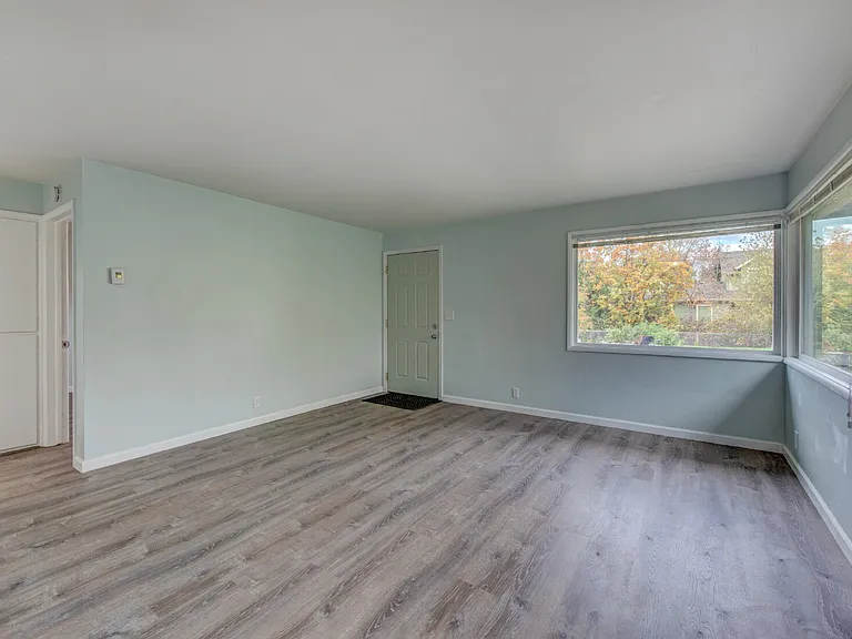 1417 Jefferson St — Photo 9