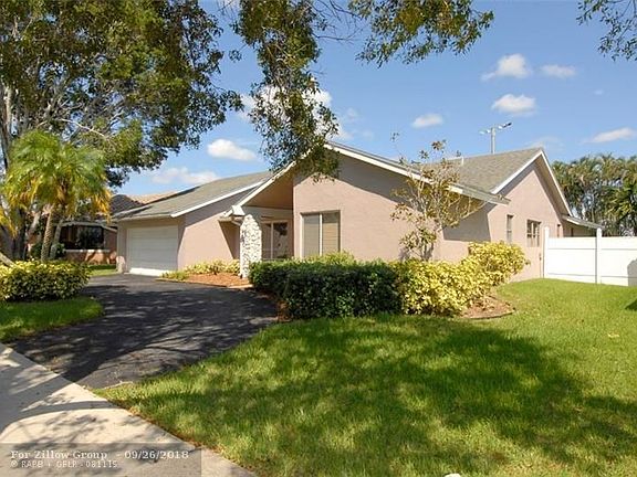 3rd image of 10509 NW 7th Ct