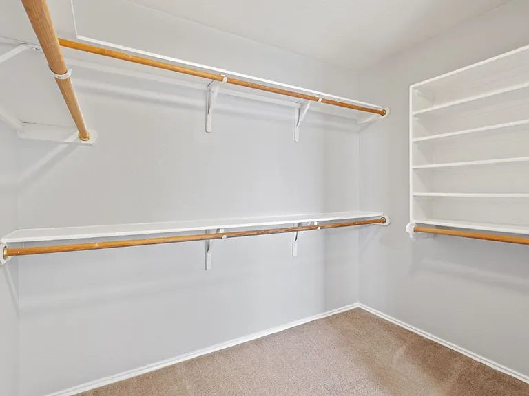 1514 Royce Ln — Photo 15