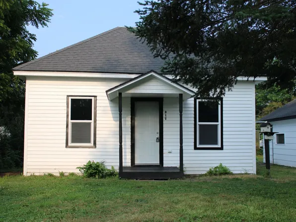 317 E 10th St S, Ladysmith, WI 54848